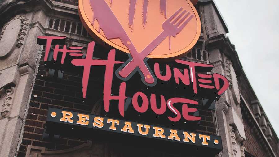 The haunted house restaurant 1